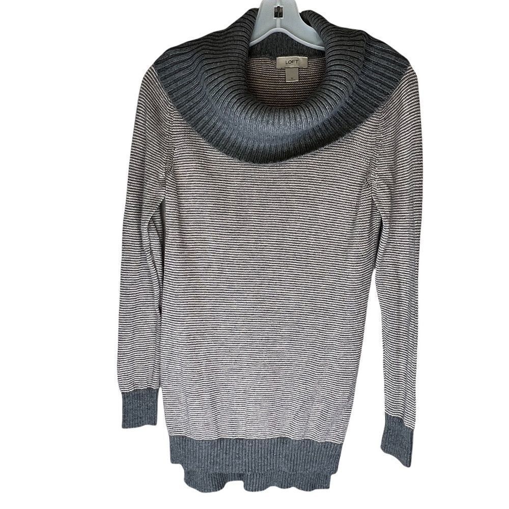 Loft Sweater‎